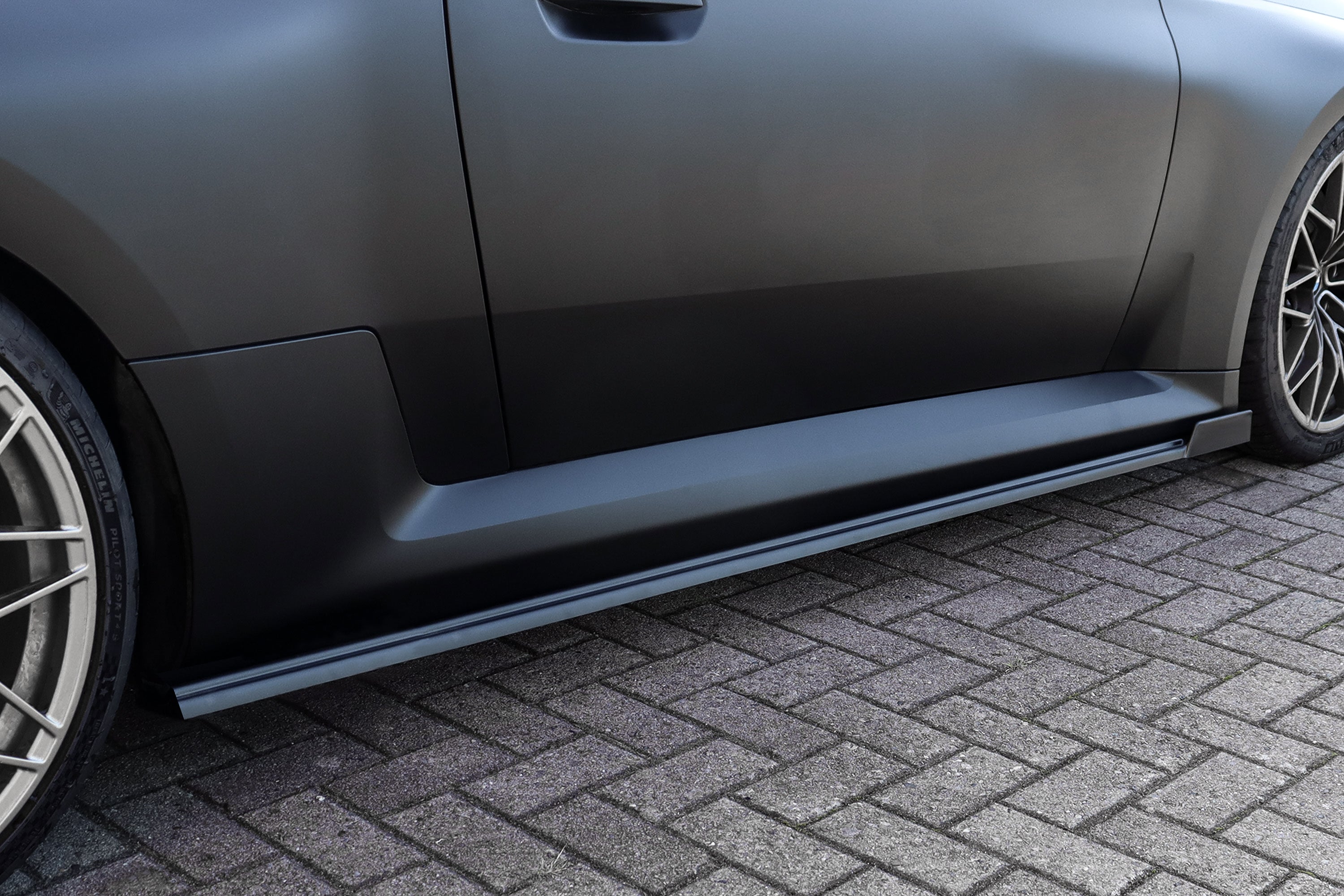 Seitenschweller mit Wing hinten aus ABS für BMW M2 G87
