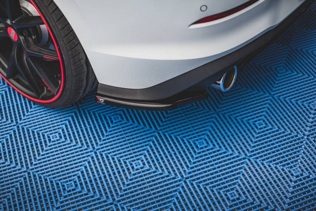 Maxton Design Heck Ansatz Flaps Diffusor V.1 passend für VW Golf GTI / GTE Mk8 schwarz Hochglanz