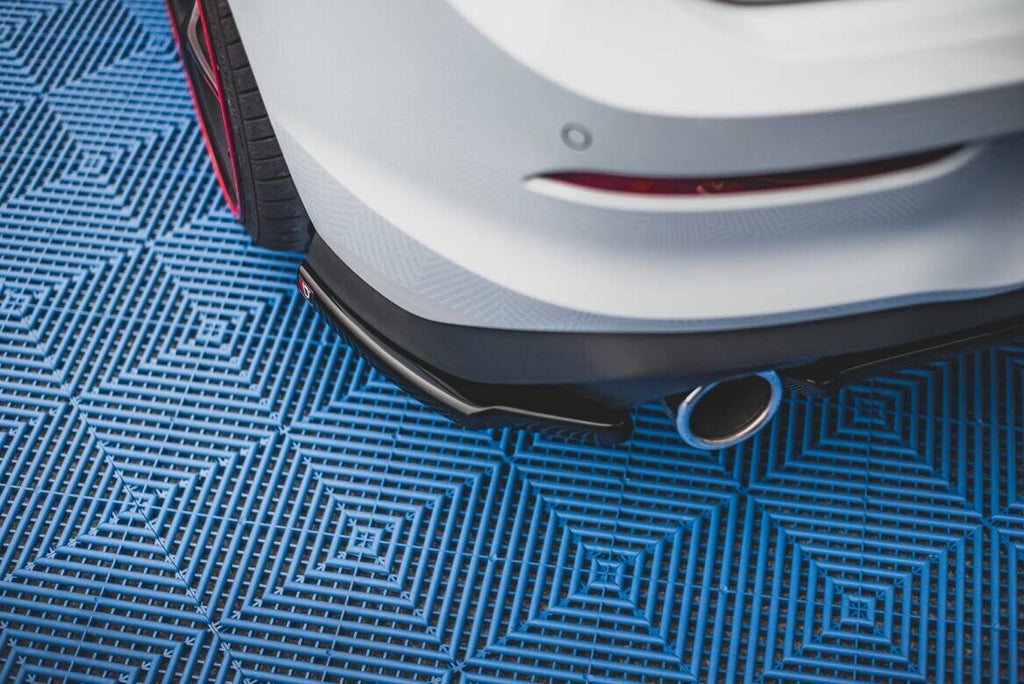 Maxton Design Heck Ansatz Flaps Diffusor V.1 passend für VW Golf GTI / GTE Mk8 schwarz Hochglanz