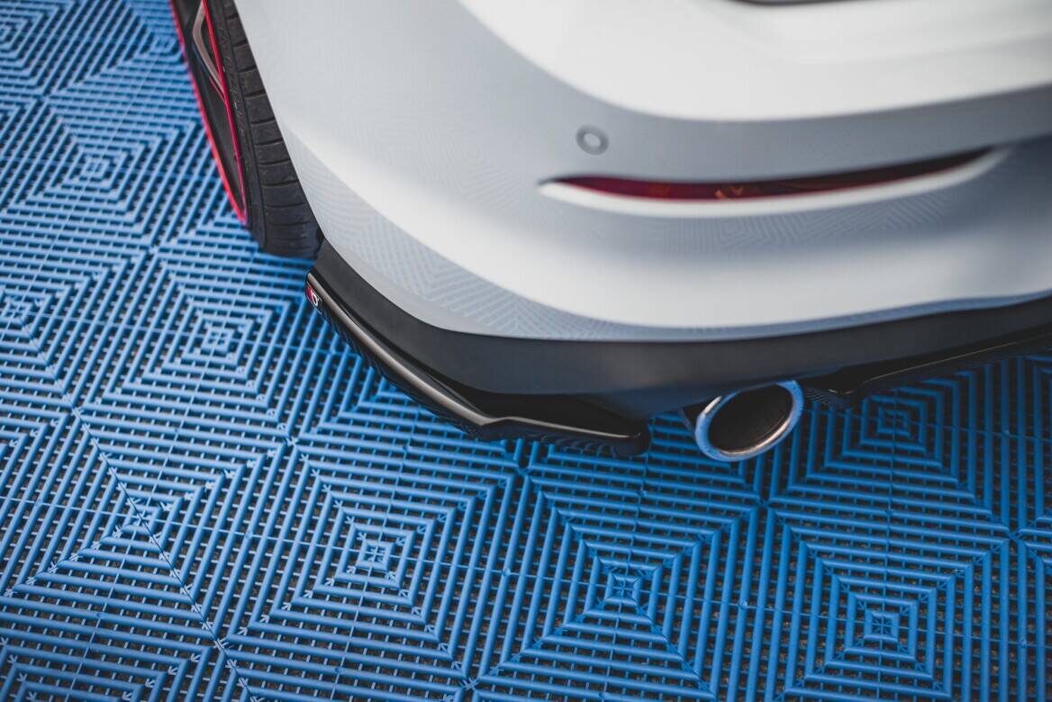 Maxton Design Heck Ansatz Flaps Diffusor V.1 passend für VW Golf GTI / GTE Mk8 schwarz Hochglanz