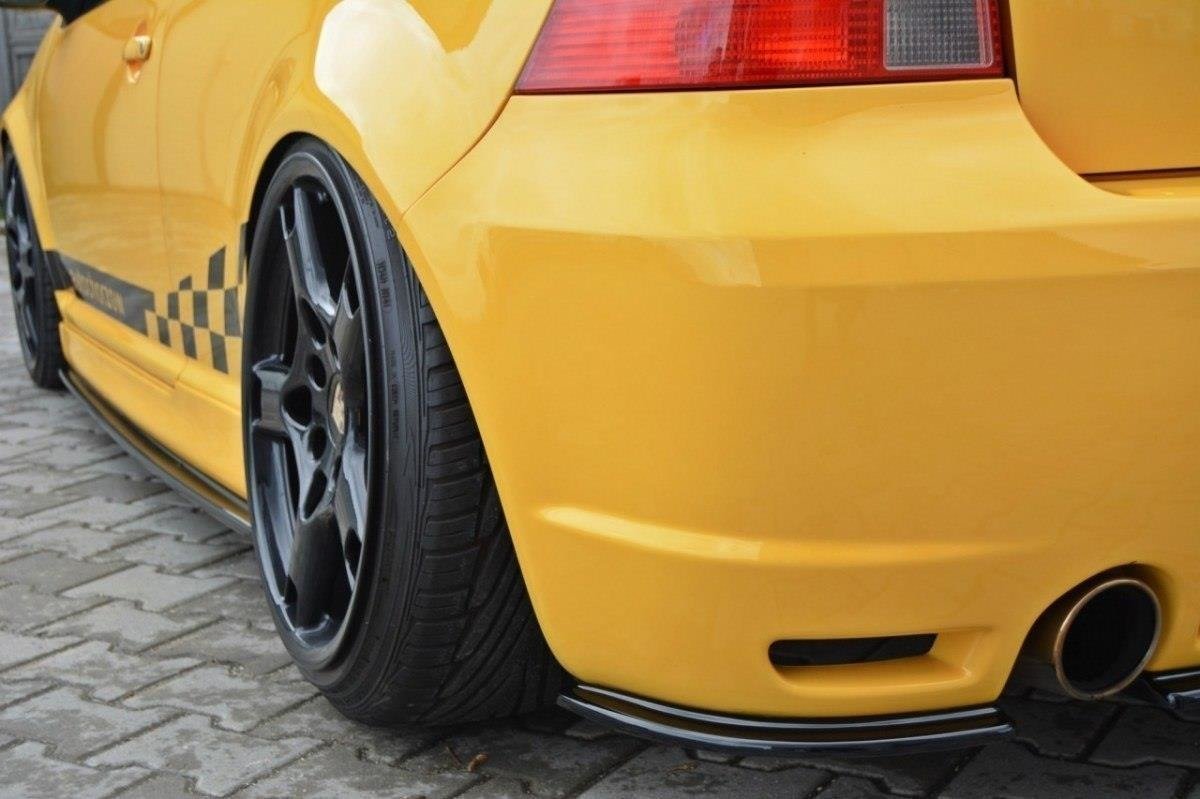 Maxton Design Street+ Seitenschweller Leisten passend für VW Golf R32 Mk4 schwarz Hochglanz