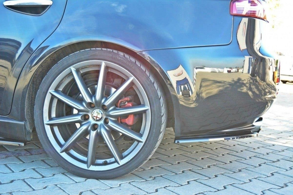 Maxton Design Heck Ansatz Flaps Diffusor passend für L + R Alfa Romeo 159 schwarz Hochglanz