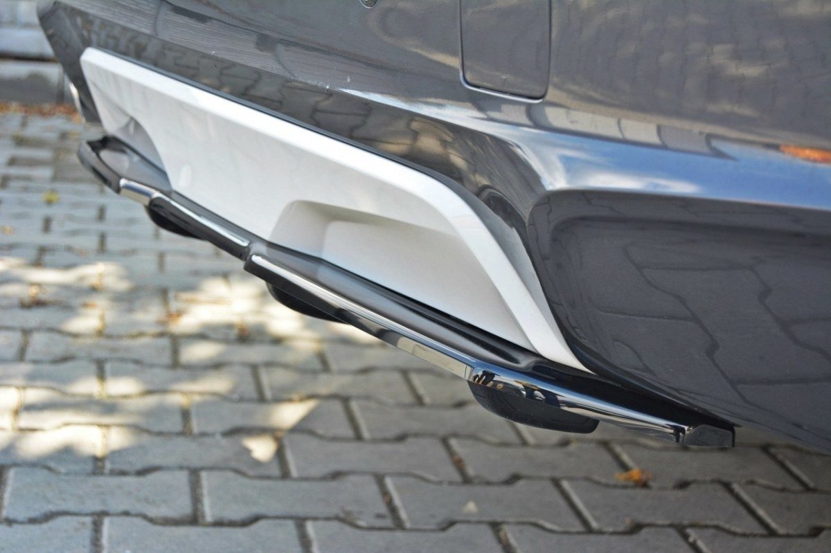 Maxton Design Mittlerer Diffusor Heck Ansatz für BMW X4 M Paket DTM LOOK Carbon Look