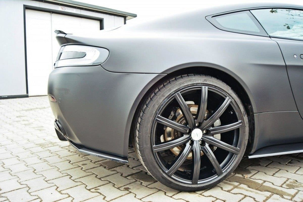 Maxton Design Heck Ansatz Flaps Diffusor passend für Aston Martin V8 Vantage schwarz Hochglanz