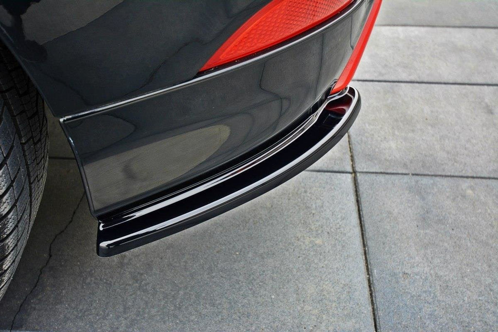 Maxton Design Heck Ansatz Flaps Diffusor passend für Ford Focus ST-Line Mk3 FL schwarz Hochglanz