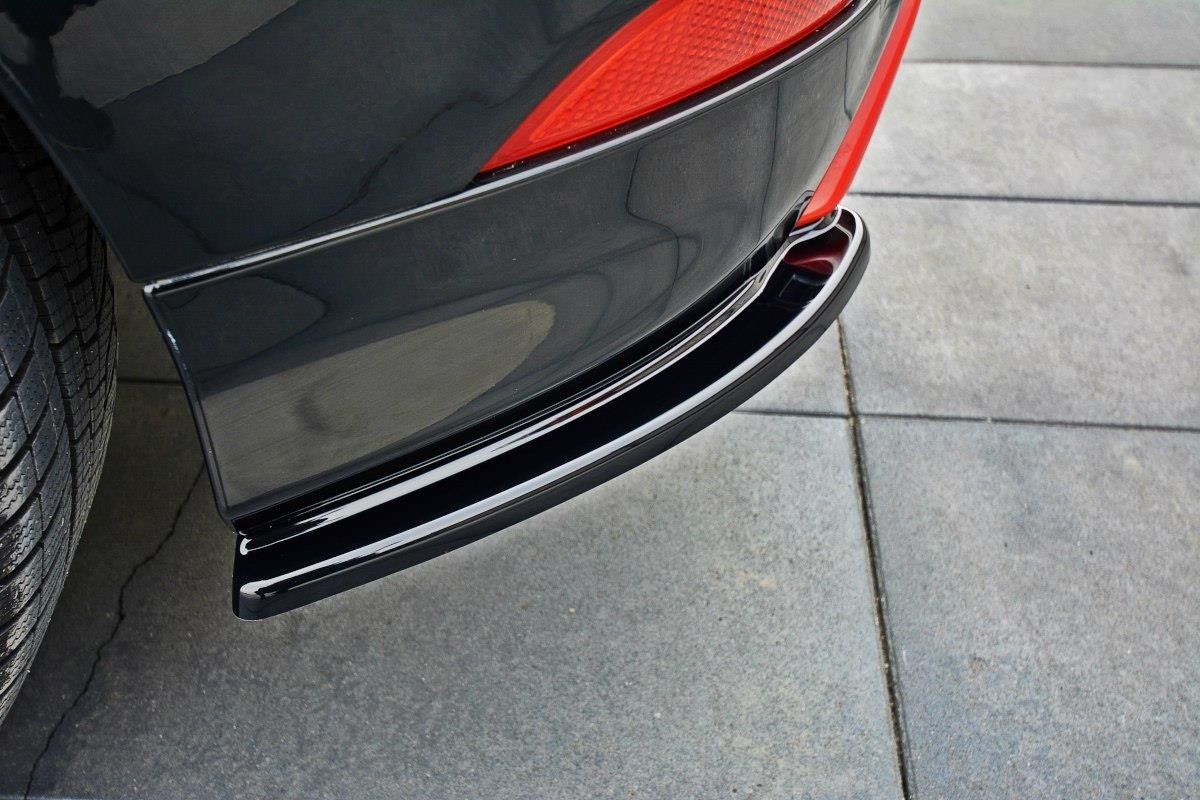 Maxton Design Heck Ansatz Flaps Diffusor passend für Ford Focus ST-Line Mk3 FL schwarz Hochglanz