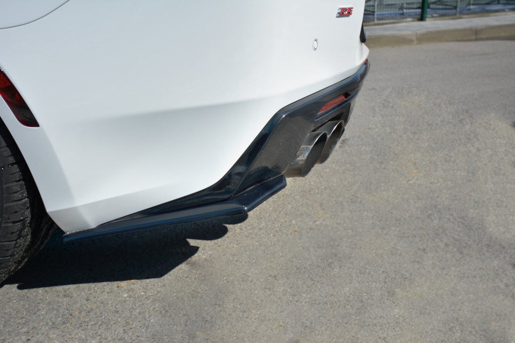 Maxton Design Heck Ansatz Flaps Diffusor passend für CHEVROLET CAMARO 6TH-GEN. PHASE-I 2SS COUPE schwarz Hochglanz