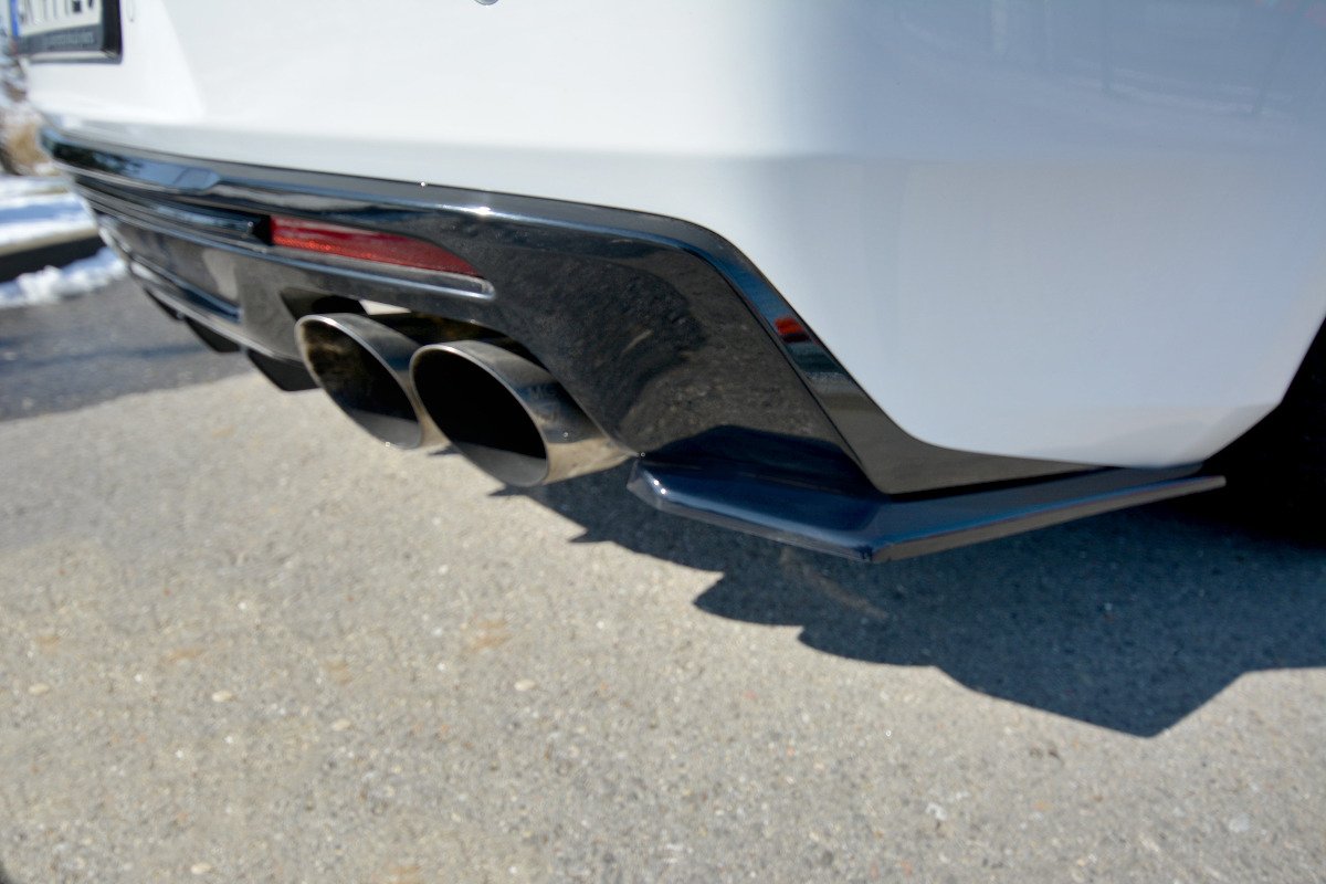 Maxton Design Heck Ansatz Flaps Diffusor passend für CHEVROLET CAMARO 6TH-GEN. PHASE-I 2SS COUPE schwarz Hochglanz