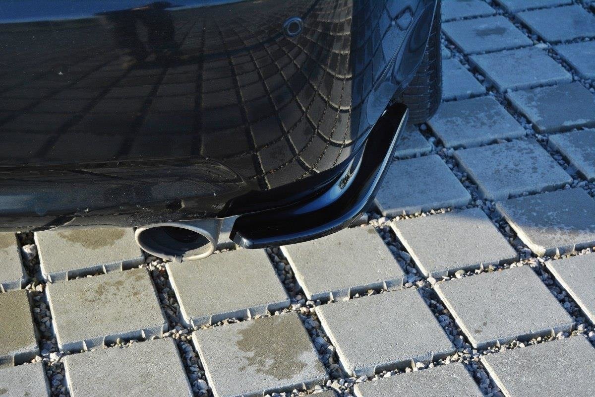 Maxton Design Heck Ansatz Flaps Diffusor passend für Infiniti G37 Limousine schwarz Hochglanz