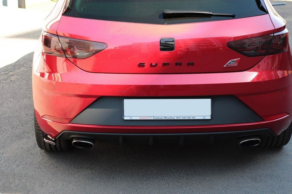 Maxton Design Heck Ansatz Flaps Diffusor V.2 passend für Seat Leon Cupra Mk3 FL Hatchback schwarz Hochglanz