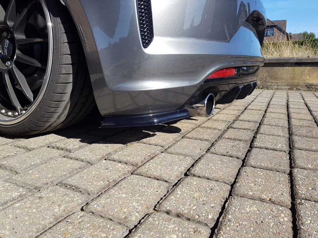 Maxton Design Heck Ansatz Flaps Diffusor passend für VW Scirocco R Mk3 Facelift schwarz Hochglanz