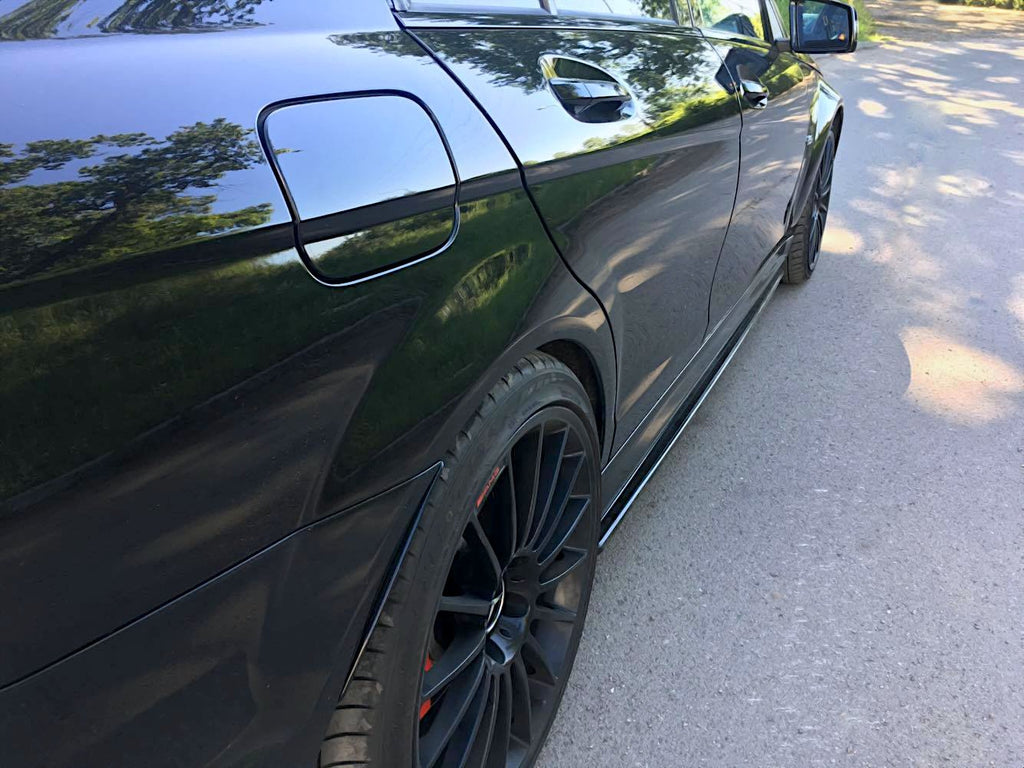 Maxton Design Street+ Seitenschweller Leisten passend für Mercedes-Benz C63 AMG Limousine / Kombi W204 Facelift / S204 Facelift schwarz Hochglanz
