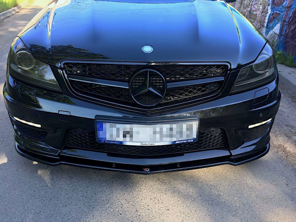 Maxton Design Street+ Spoilerlippe Front Ansatz passend für Mercedes-Benz C63 AMG Limousine / Kombi W204 Facelift / S204 Facelift schwarz Hochglanz