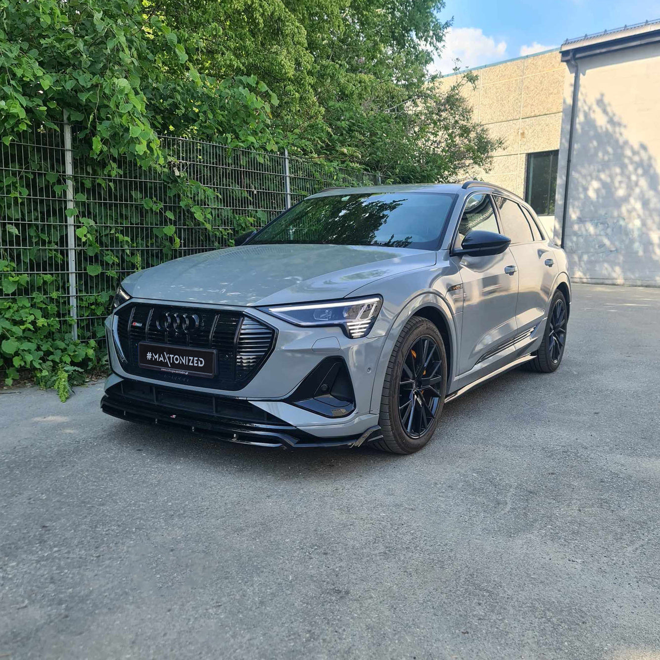 Maxton Design Street+ Spoilerlippe Front Ansatz passend für Audi e-Tron S-Line schwarz Hochglanz