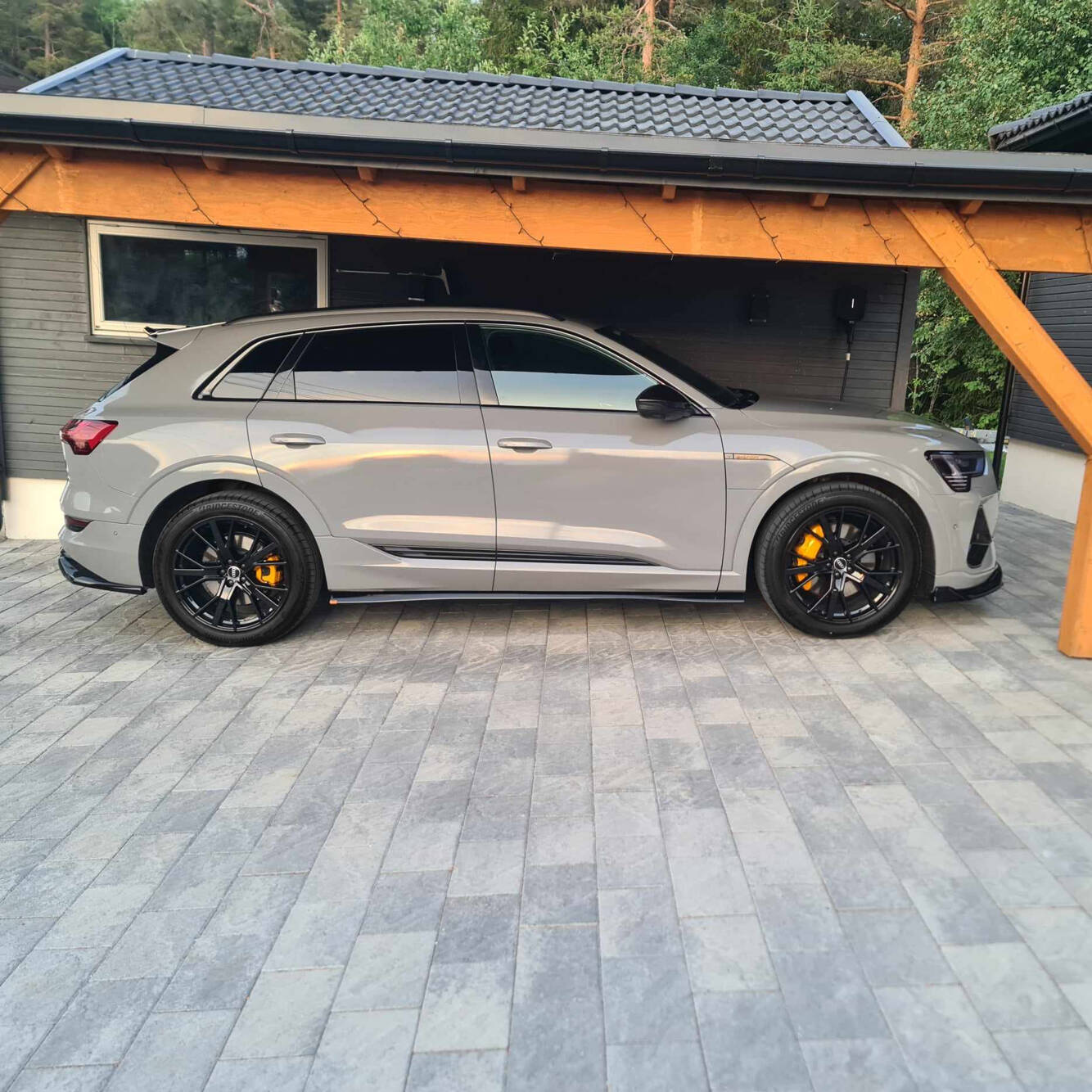 Maxton Design Street+ Seitenschweller Leisten passend für Audi e-Tron S-Line schwarz Hochglanz