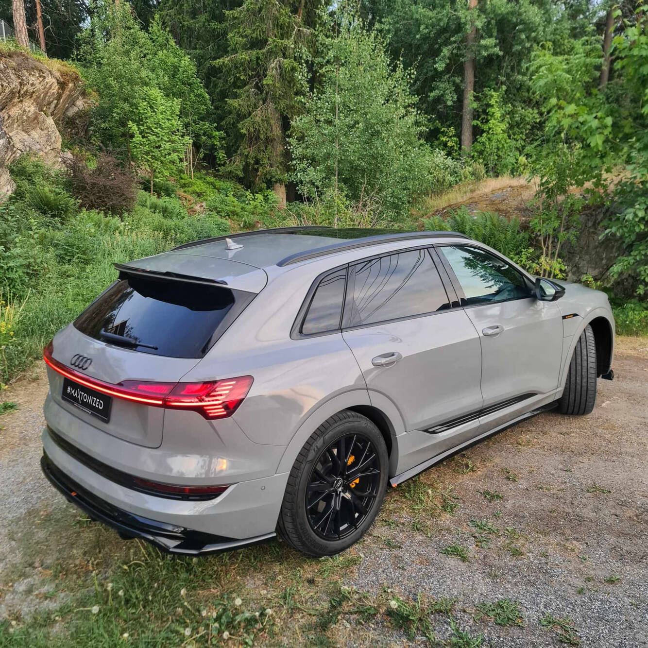 Maxton Design Street+ Seitenschweller Leisten passend für Audi e-Tron S-Line schwarz Hochglanz