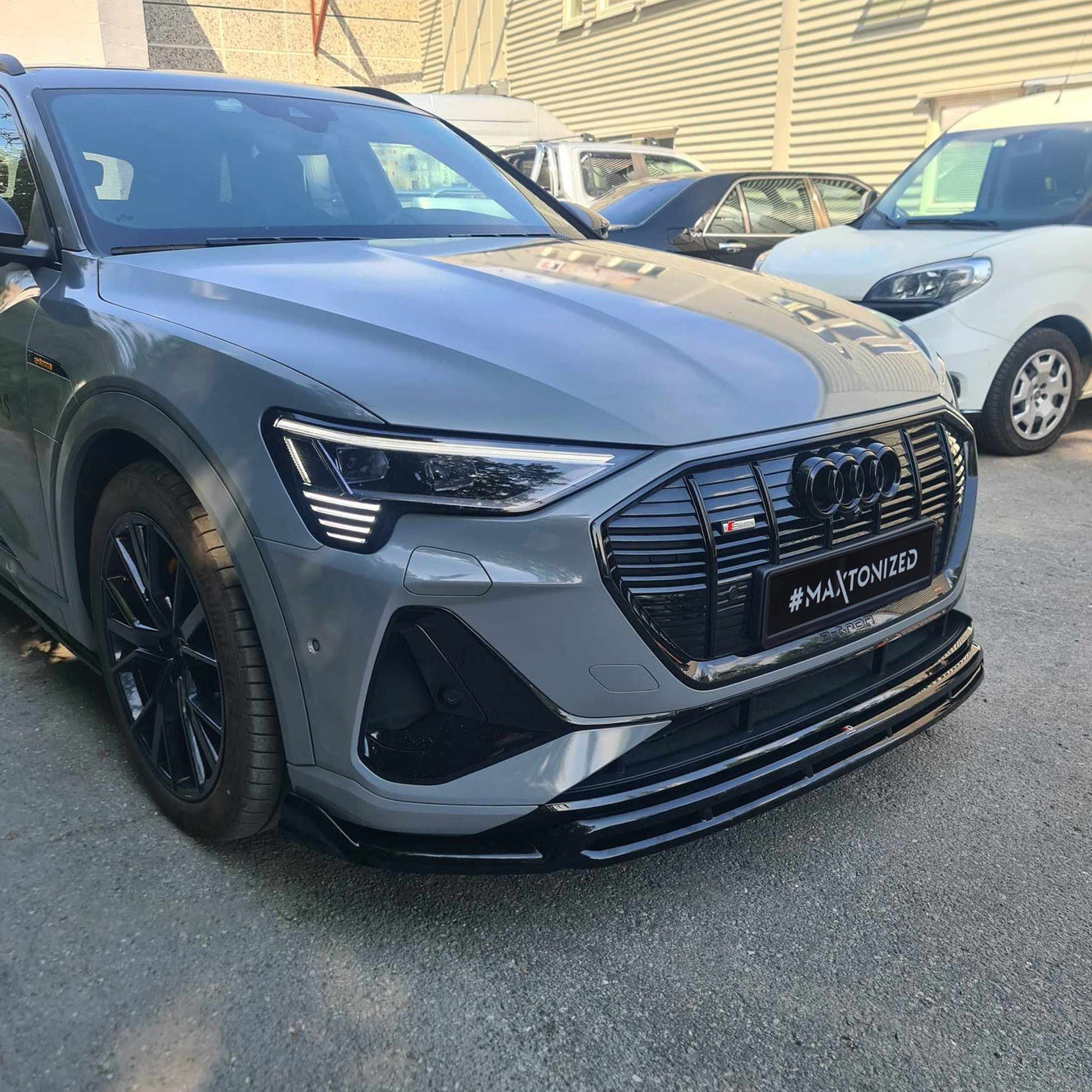Maxton Design Street+ Spoilerlippe Front Ansatz passend für Audi e-Tron S-Line schwarz Hochglanz