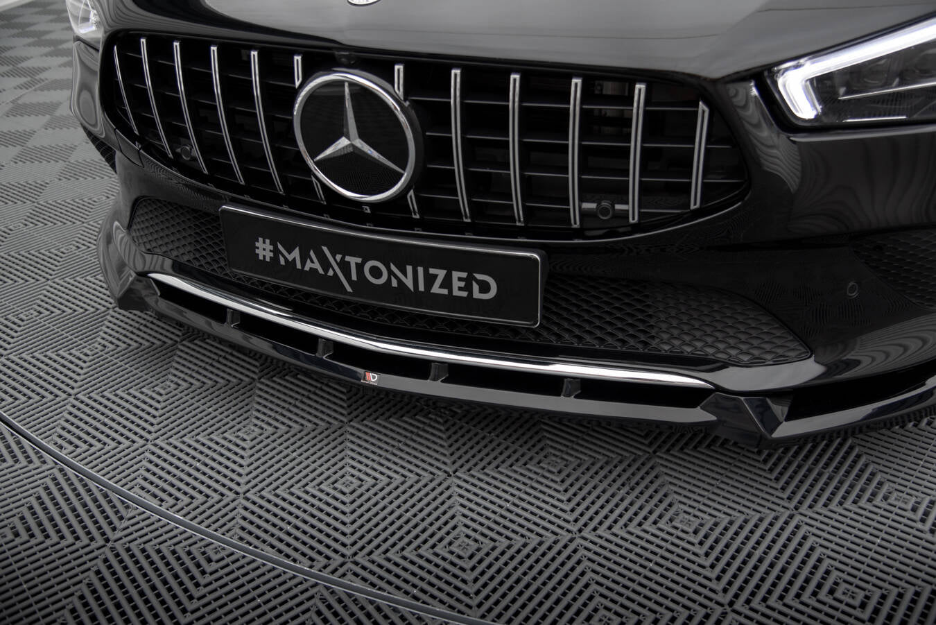 Maxton Design Street+ Spoilerlippe Front Ansatz V.2 passend für Mercedes-Benz CLA C118 schwarz Hochglanz