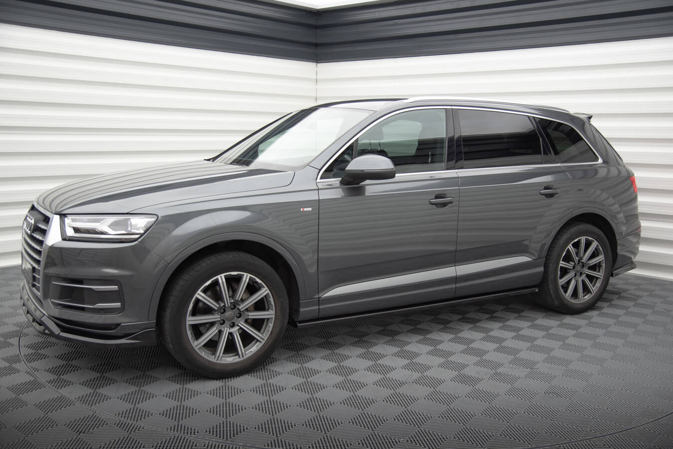 Maxton Design Street+ Seitenschweller Leisten passend für Audi Q7 Mk2 schwarz Hochglanz