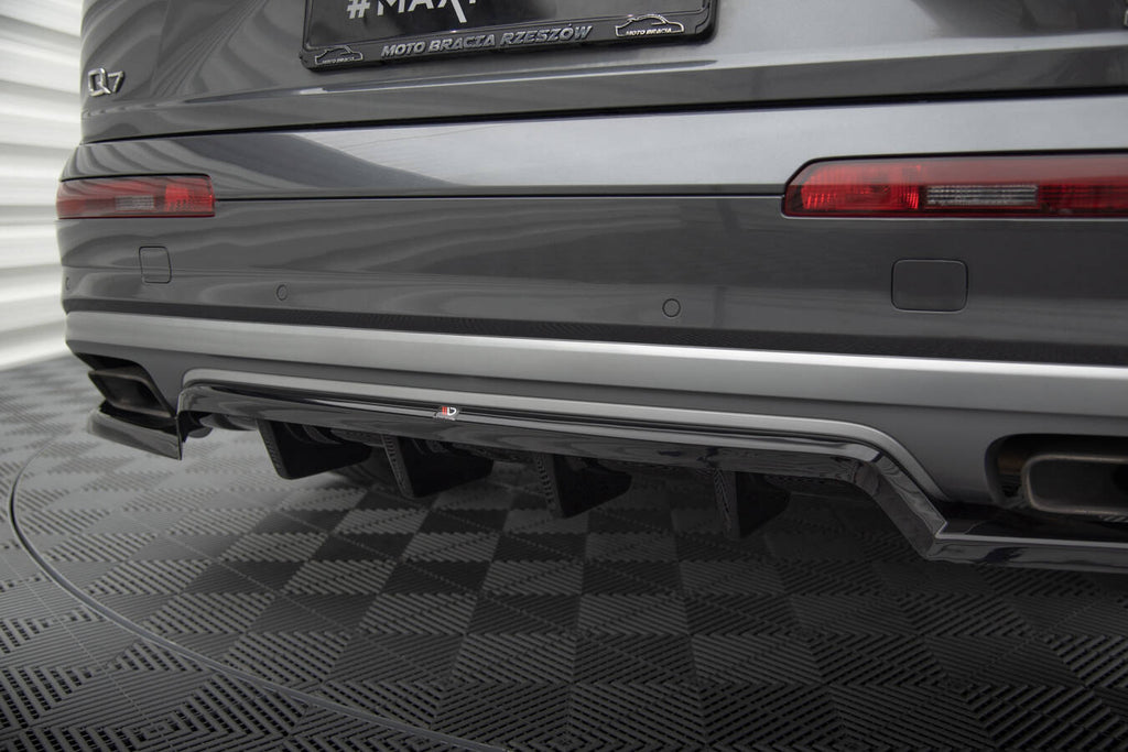 Maxton Design Street+ Mittlerer Diffusor RACE passend für Audi Q7 Mk2 schwarz Hochglanz