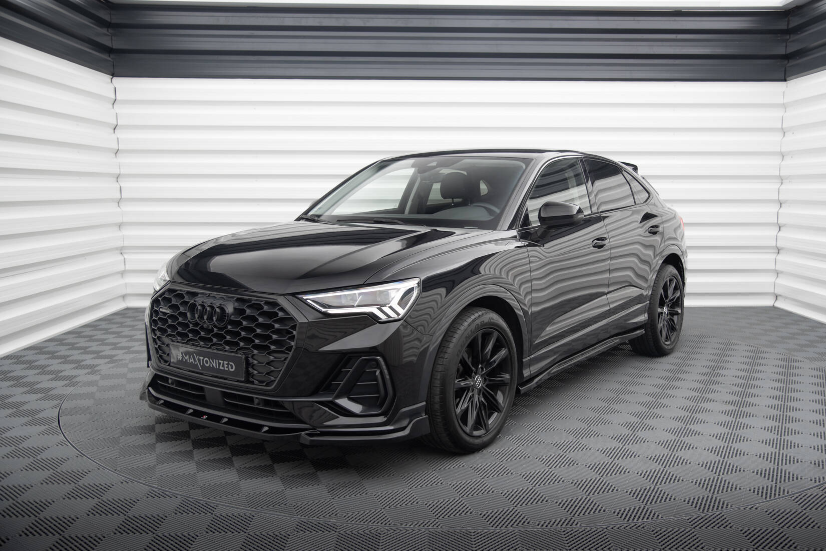 Maxton Design Street+ Spoilerlippe Front Ansatz V.2 passend für Audi Q3 Sportback F3 schwarz Hochglanz