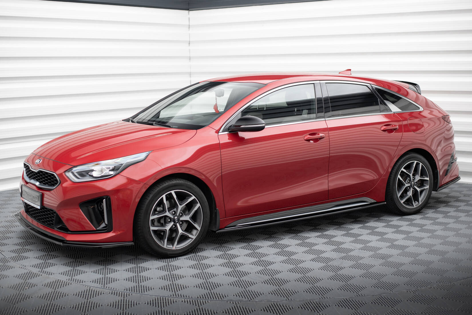 Maxton Design Street+ Seitenschweller Leisten passend für Kia Ceed GT / GT-Line Mk3 / Proceed Mk1 schwarz Hochglanz