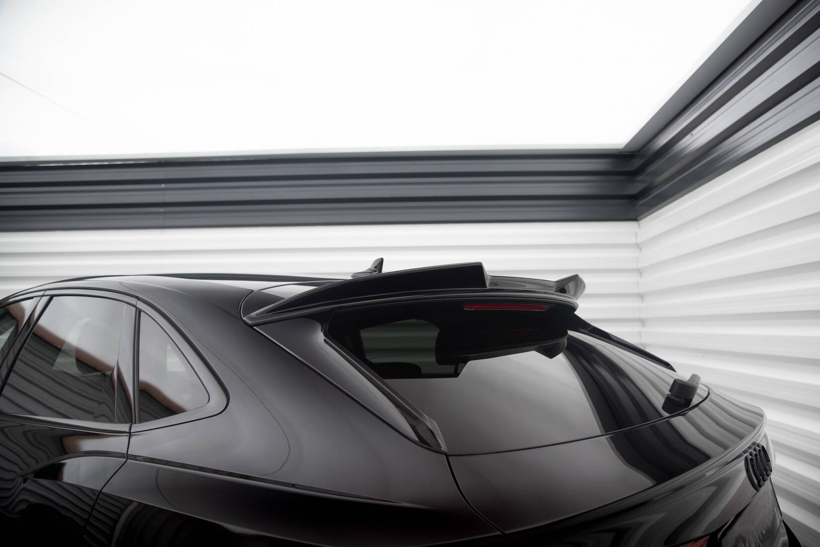 Maxton Design Spoiler CAP 3D passend für Audi Q3 Sportback F3 schwarz Hochglanz