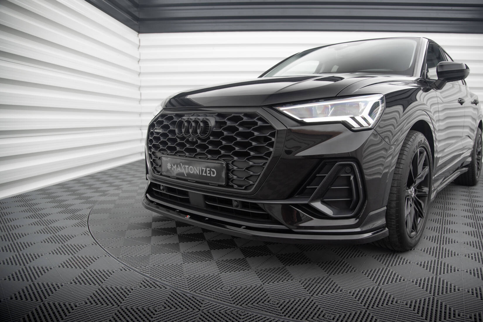 Maxton Design Street+ Spoilerlippe Front Ansatz V.1 passend für Audi Q3 Sportback F3 schwarz Hochglanz