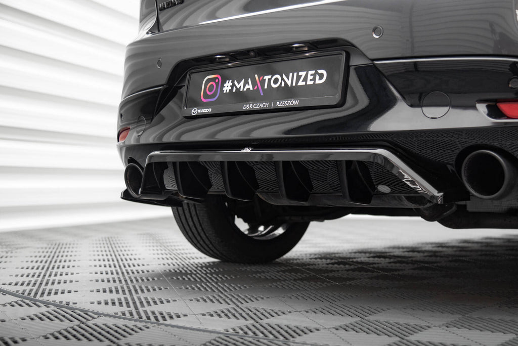 Maxton Design Street+ Mittlerer Diffusor RACE passend für Mazda 3 Mk4 schwarz Hochglanz