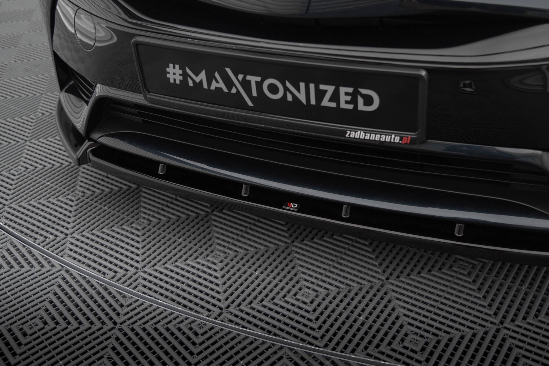 Maxton Design Street+ Spoilerlippe Front Ansatz V.1 passend für Toyota Avensis Mk3 Facelift schwarz Hochglanz