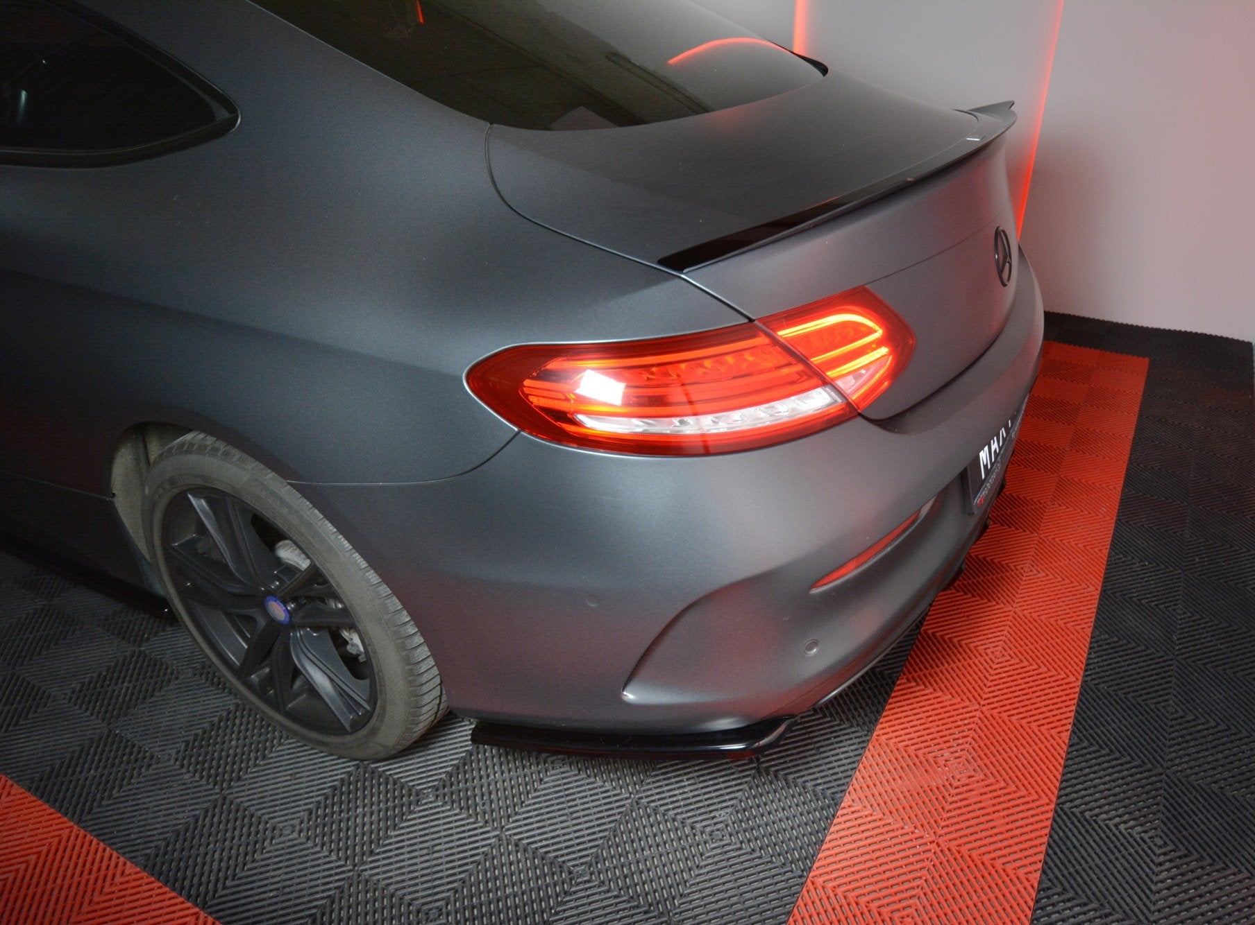 Maxton Design Heck Ansatz Flaps Diffusor für MERCEDES- BENZ C-KLASSE W205 COUPE AMG-LINE schwarz matt
