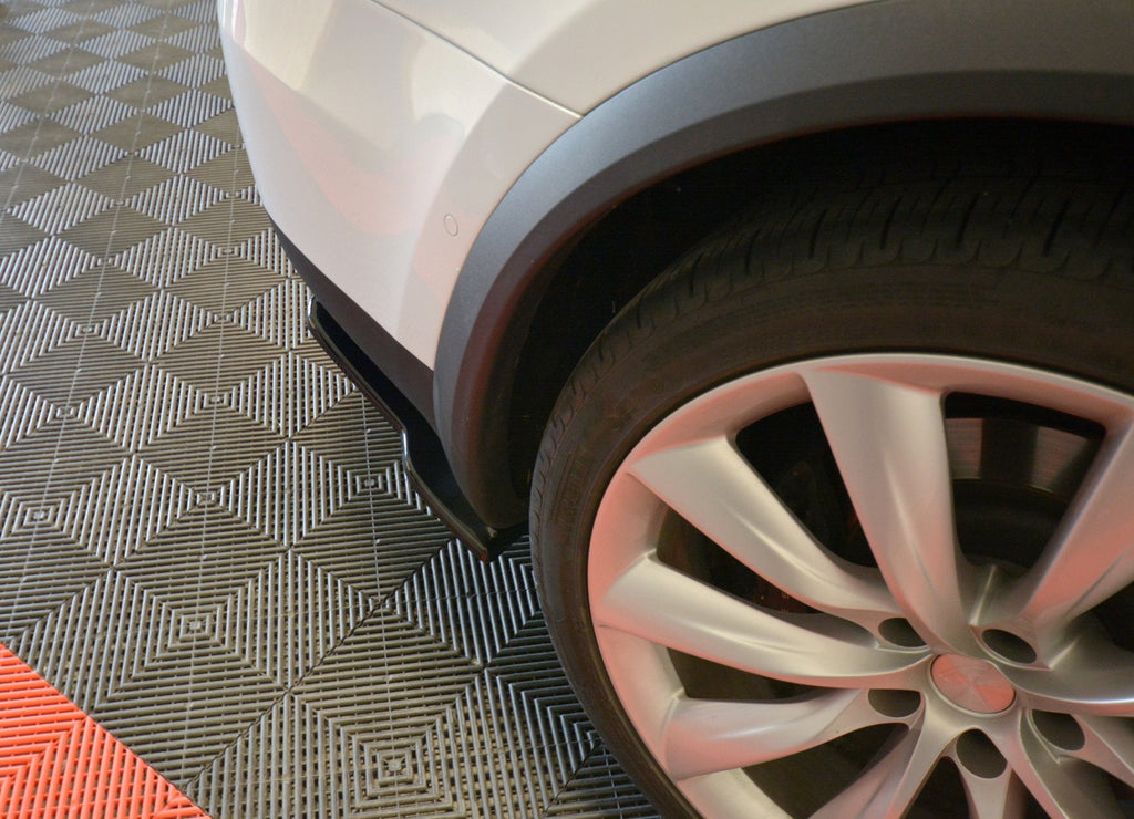 Maxton Design Heck Ansatz Flaps Diffusor V.2 passend für TESLA MODEL X schwarz Hochglanz