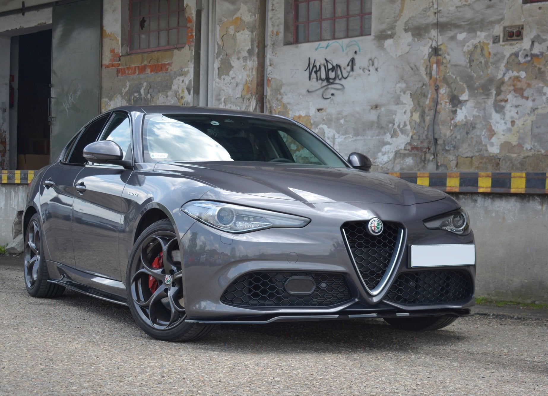 Maxton Design Street+ Spoilerlippe Front Ansatz V.1 passend für ALFA ROMEO GIULIA VELOCE schwarz Hochglanz