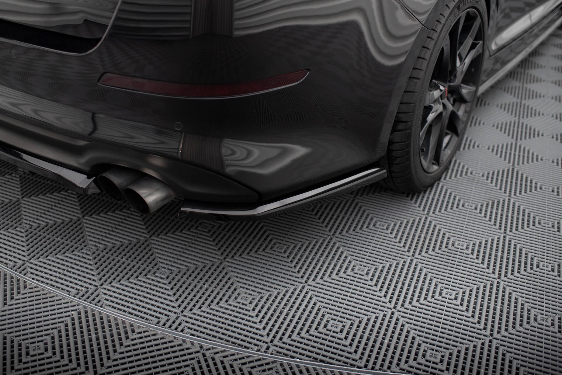 Maxton Design Street+ Mittlerer Diffusor RACE passend für Kia Optima Mk3 schwarz Hochglanz
