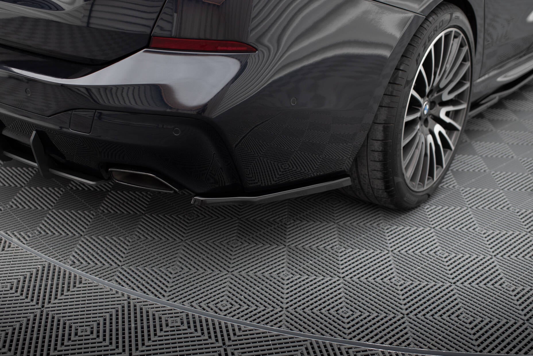 Maxton Design Heck Ansatz Flaps Diffusor passend für BMW 6er GT G32 M-Paket schwarz Hochglanz