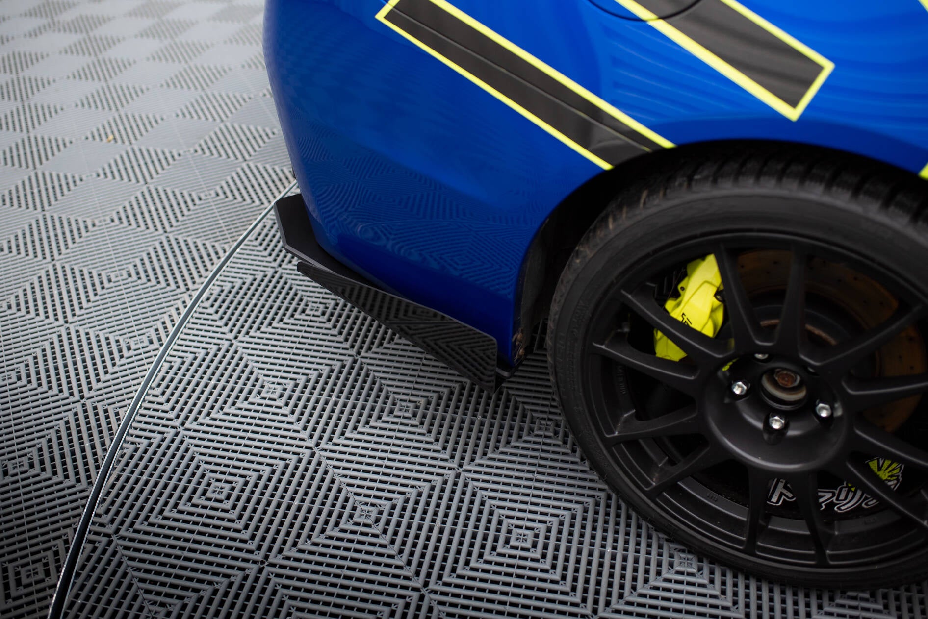Maxton Design Street Pro Heck Ansatz Flaps Diffusor + Flaps passend für Subaru WRX STI Mk1 schwarz Hochglanz