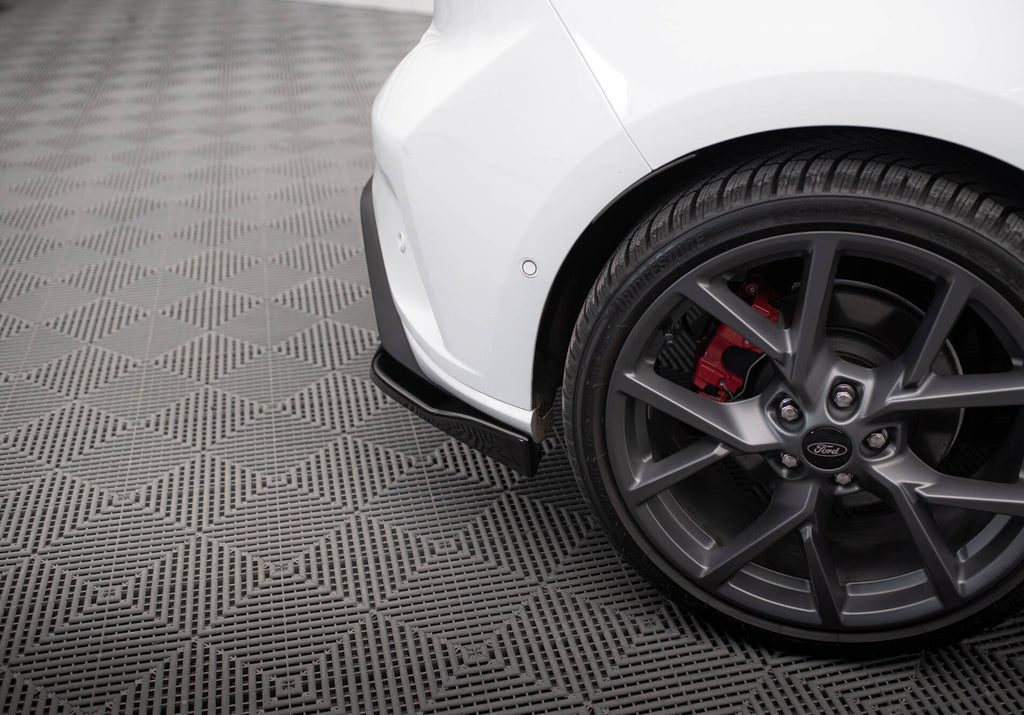 Maxton Design Heck Ansatz Flaps Diffusor V.2 passend für Ford Focus Hatchback ST Mk4 schwarz Hochglanz