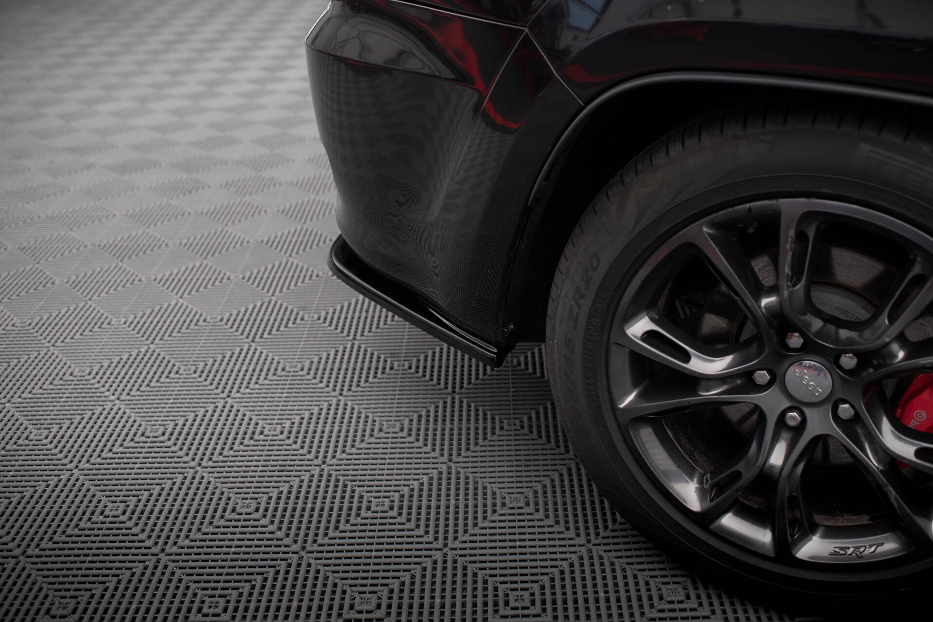 Maxton Design Heck Ansatz Flaps Diffusor passend für Jeep Grand Cherokee SRT WK2 Facelift schwarz Hochglanz