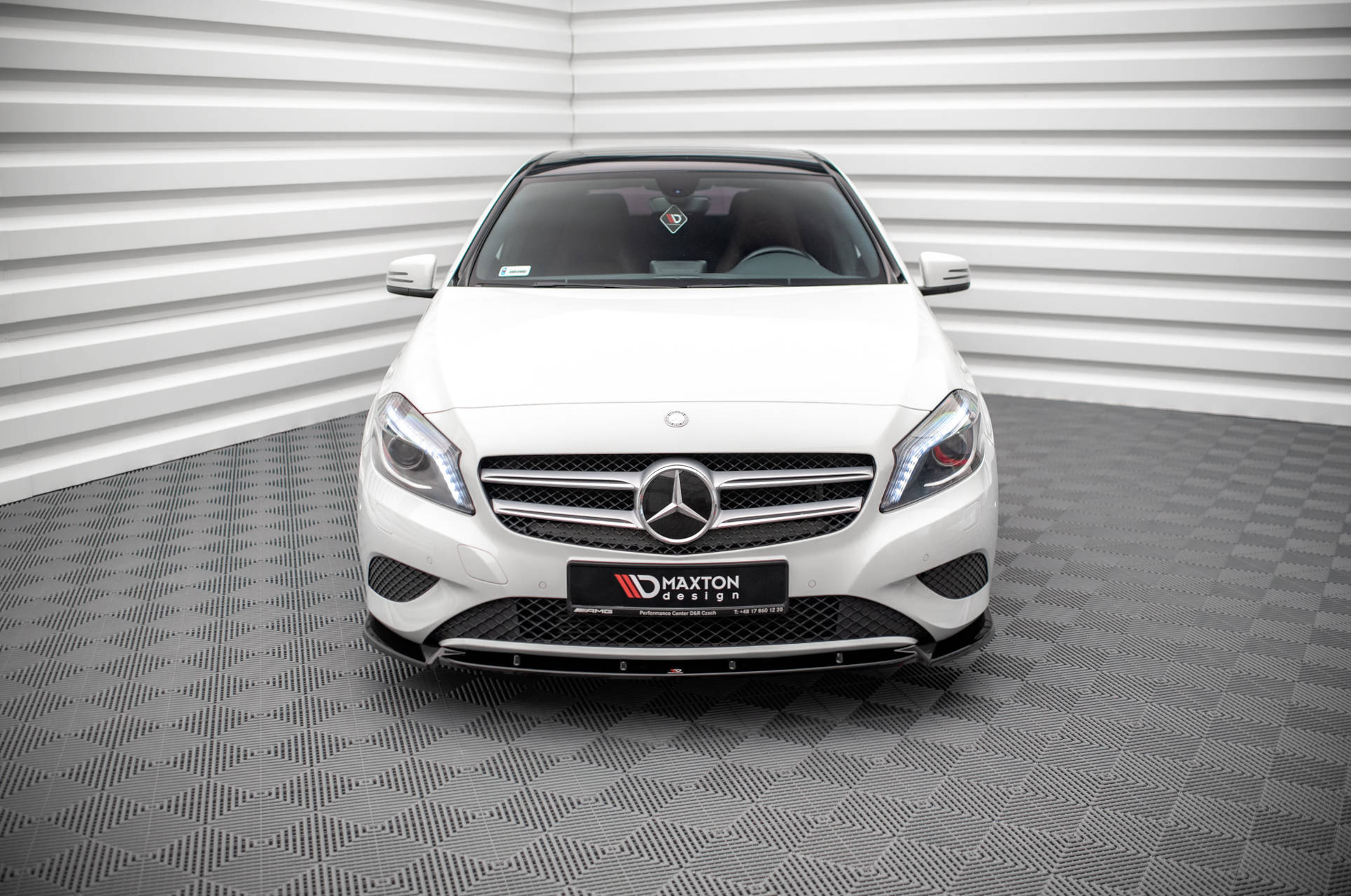 Maxton Design Street+ Spoilerlippe Front Ansatz V.1 passend für Mercedes-Benz A W176 schwarz Hochglanz