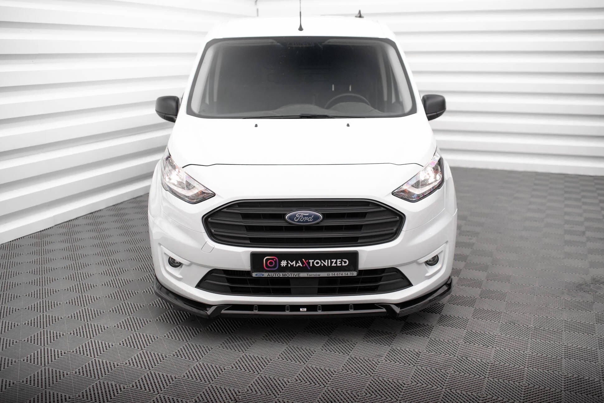 Maxton Design Street+ Spoilerlippe Front Ansatz V.2 passend für Ford Transit Connect Mk2 Facelift schwarz Hochglanz
