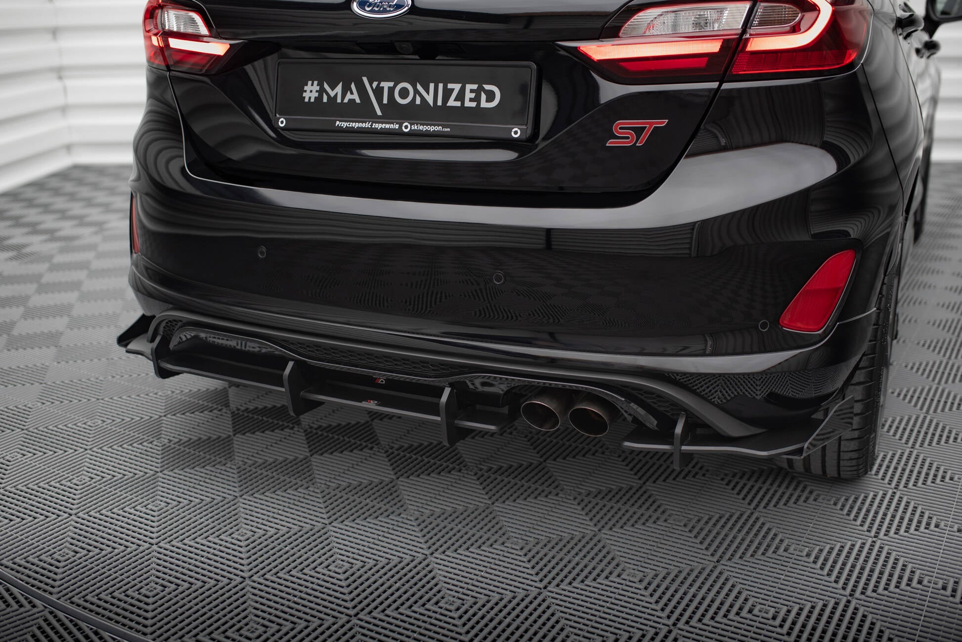Maxton Design Street Pro Diffusor Heck Ansatz + Flaps passend für Ford Fiesta Mk8 ST schwarz Hochglanz