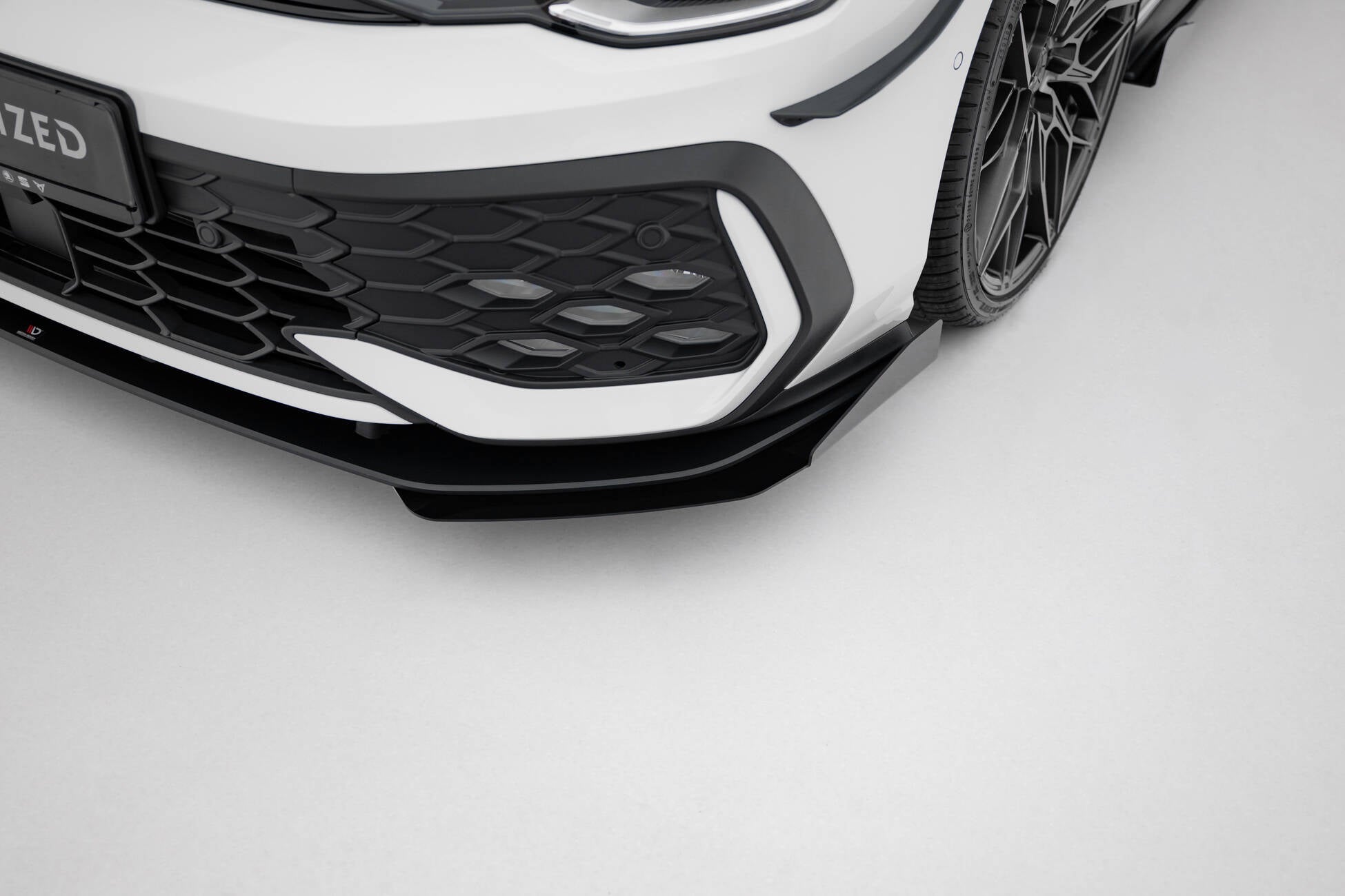 Maxton Design Street Pro Street+ Spoilerlippe Front Ansatz passend für + Flaps passend für VW Golf GTI / GTE / R-Line Mk8 Facelift schwarz Hochglanz