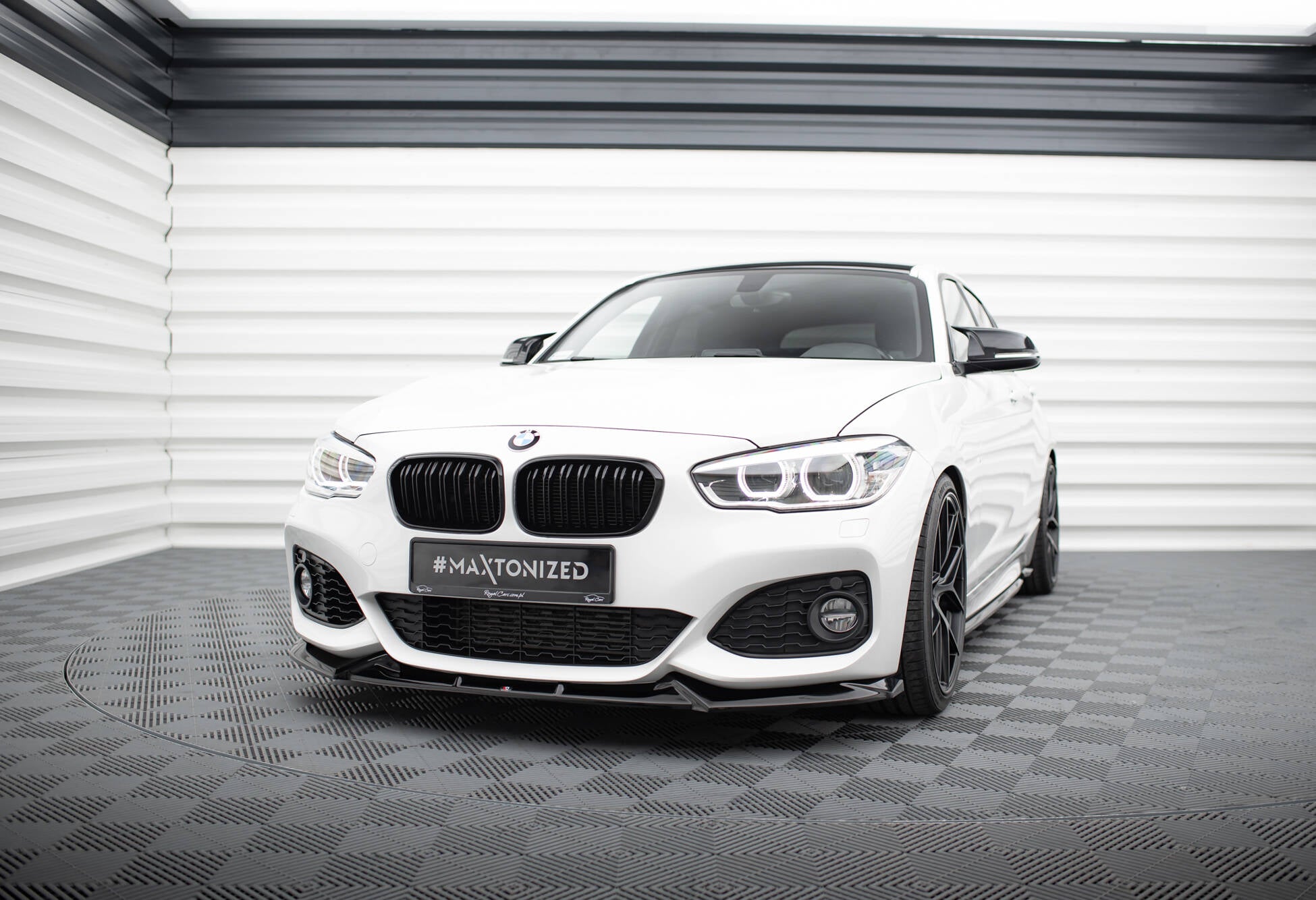 Maxton Design Street+ Spoilerlippe Front Ansatz V.5 passend für BMW 1er M-Paket / M140i F20 Facelift schwarz Hochglanz