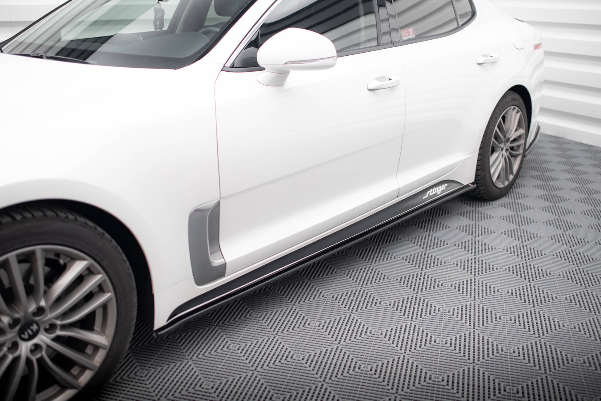 Maxton Design Street+ Seitenschweller Leisten passend für Kia Stinger GT / GT-Line / Standard Mk1 schwarz Hochglanz