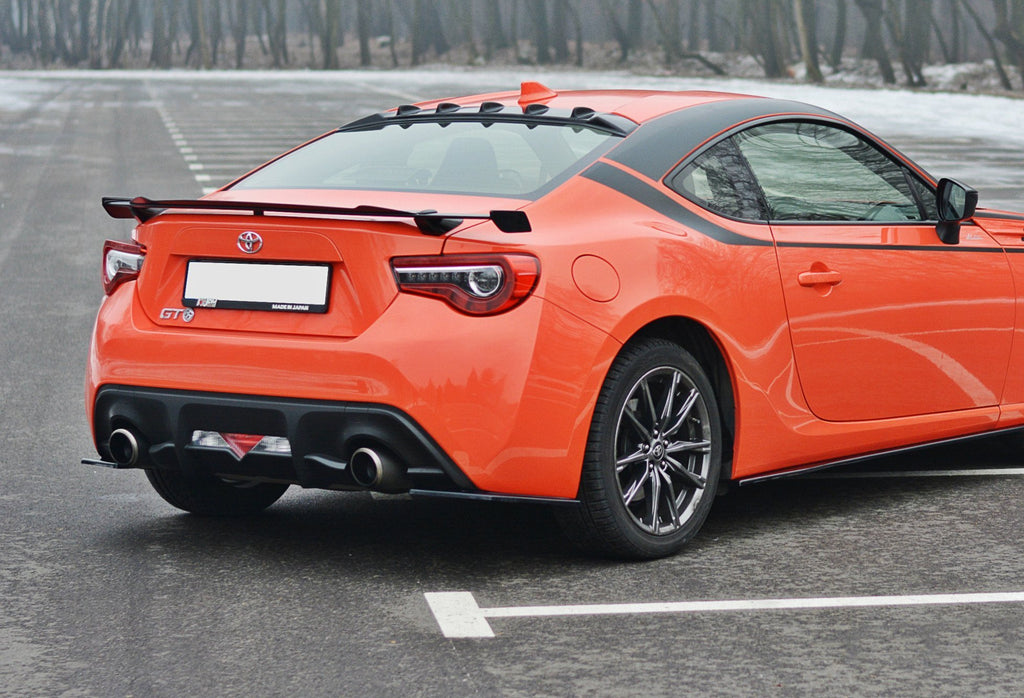 Maxton Design Heck Ansatz Flaps Diffusor V.1 passend für Toyota GT86 Facelift schwarz Hochglanz
