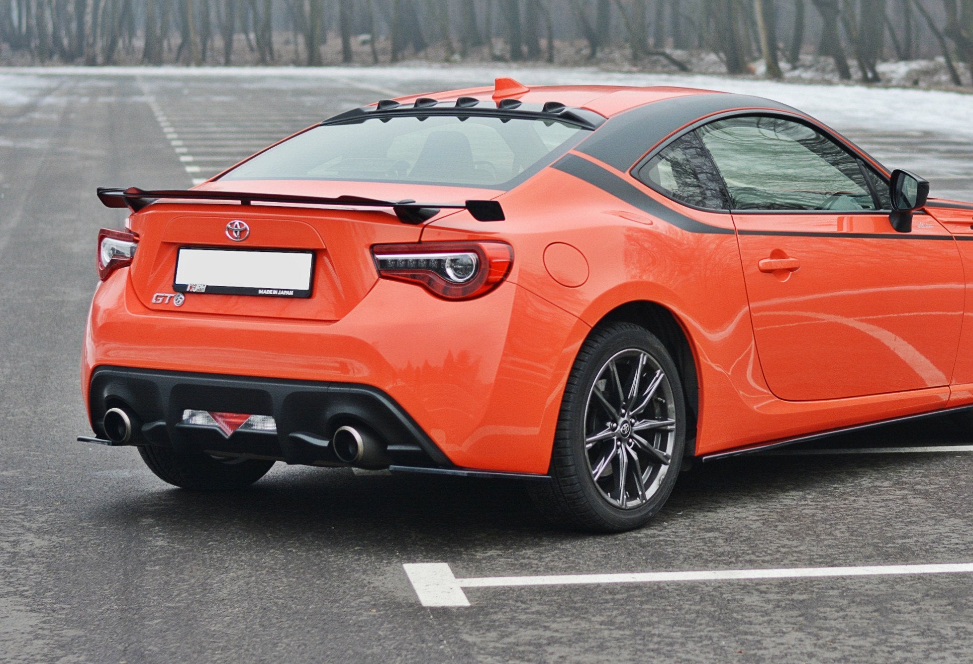 Maxton Design Heck Ansatz Flaps Diffusor V.1 passend für Toyota GT86 Facelift schwarz Hochglanz