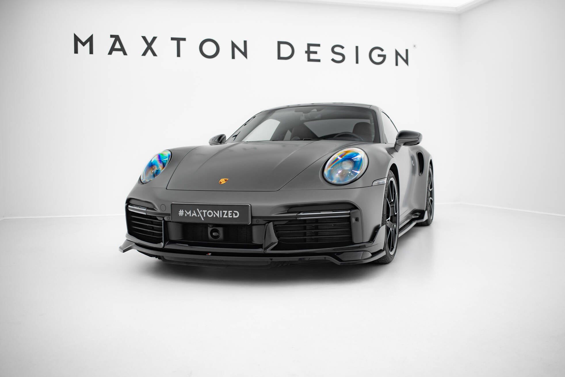 Maxton Design Street+ Spoilerlippe Front Ansatz passend für Porsche 911 Turbo S Sport Package 992 schwarz Hochglanz