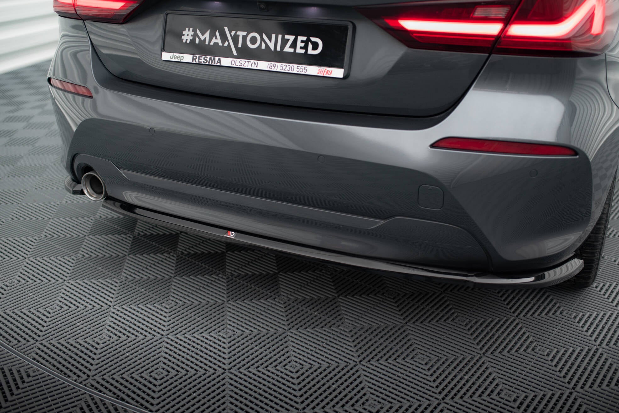 Maxton Design Heck Ansatz Flaps Diffusor passend für BMW 1er F40 schwarz Hochglanz