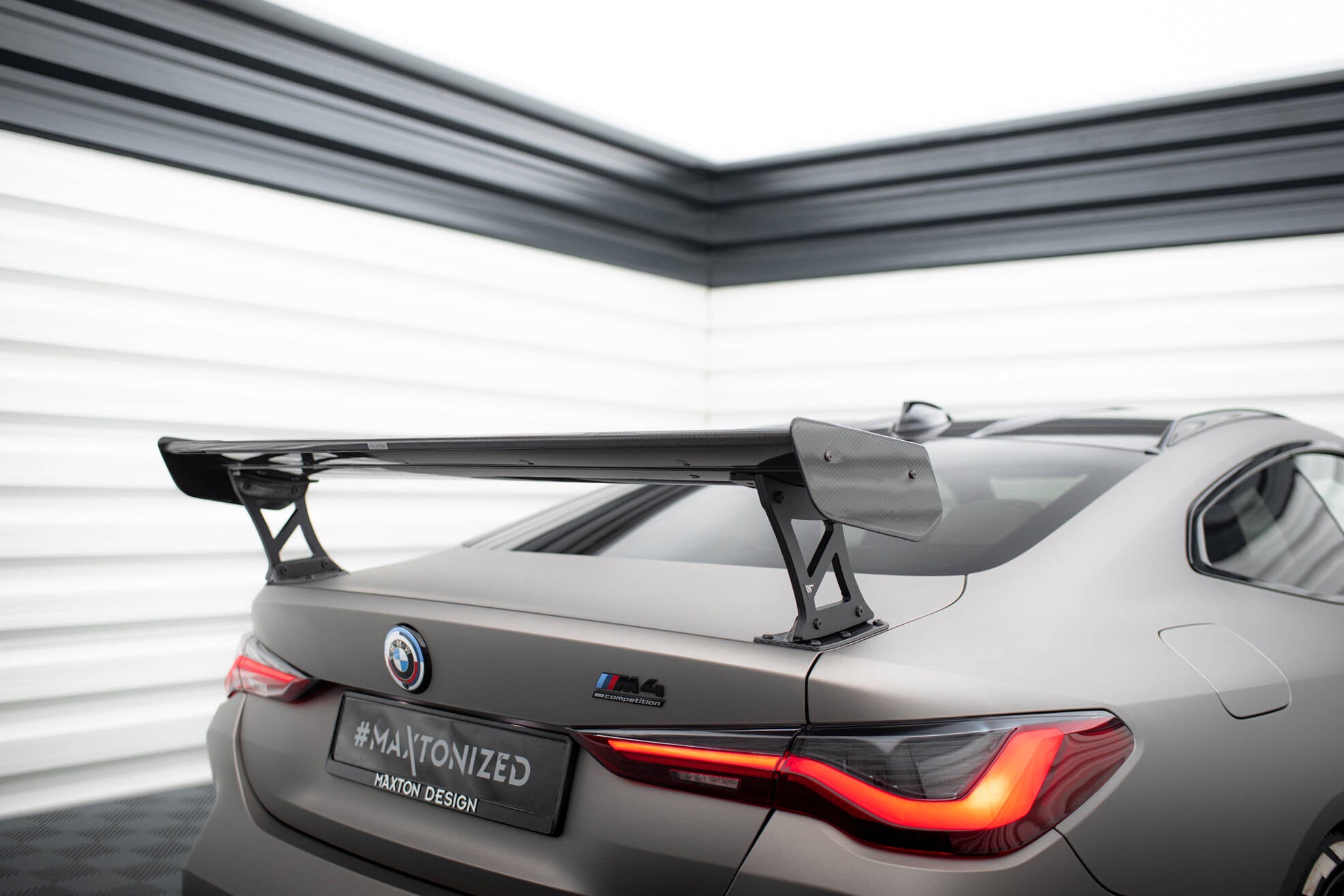 Maxton Design Carbon Spoiler With External Brackets Uprights BMW M4 G82 / G82 Facelift / M440i / 4 M-Paket G22 / G22 Facelift für BMW 4er Coupe