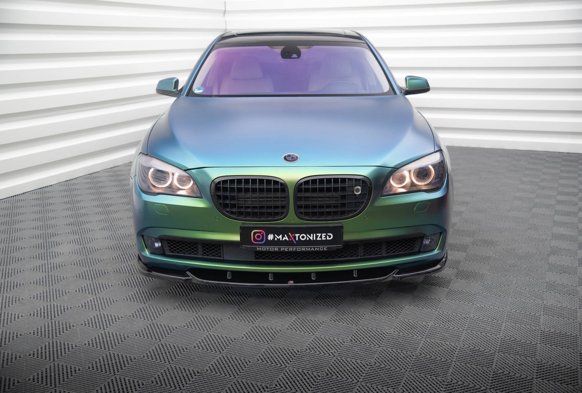 Maxton Design Street+ Spoilerlippe Front Ansatz V.1 passend für BMW 7 F01 schwarz Hochglanz
